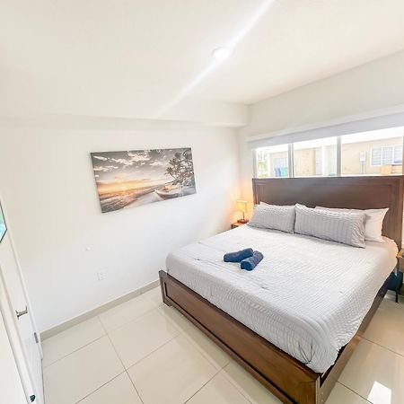 Vacay Spot Experience Luna Sky! 65" Tv Bar, Bbq, Shower Massage Jets, Music, Go To Fl Keys Homestead Bagian luar foto