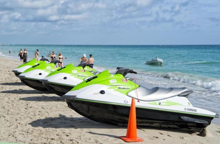 Vacay Spot Experience Luna Sky! 65" Tv Bar, Bbq, Shower Massage Jets, Music, Go To Fl Keys Homestead Bagian luar foto