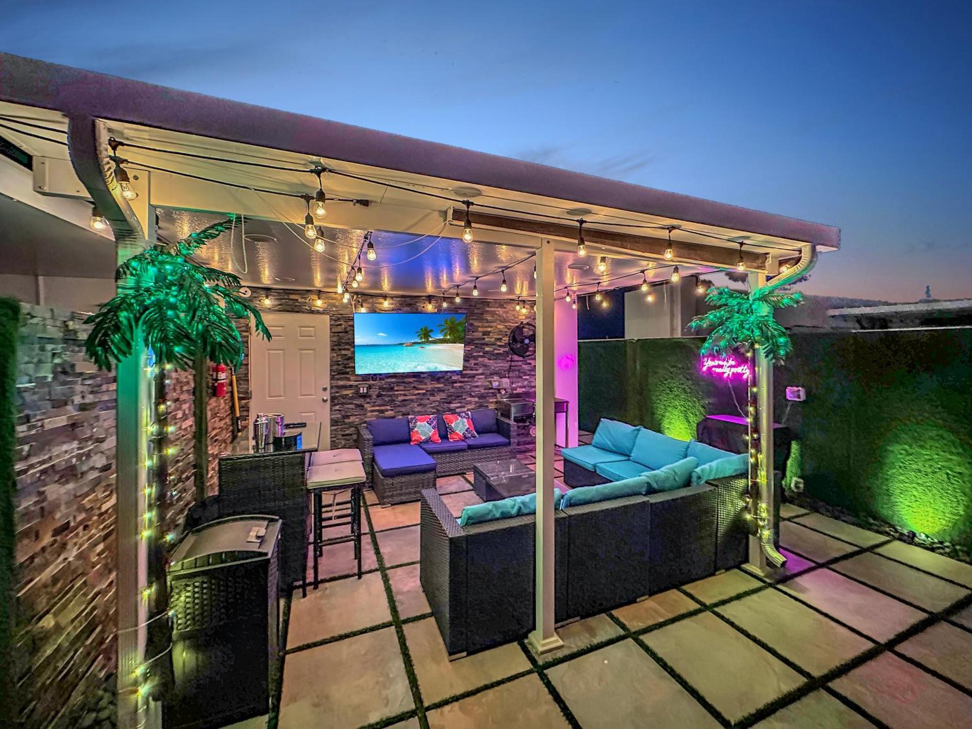 Vacay Spot Experience Luna Sky! 65" Tv Bar, Bbq, Shower Massage Jets, Music, Go To Fl Keys Homestead Bagian luar foto