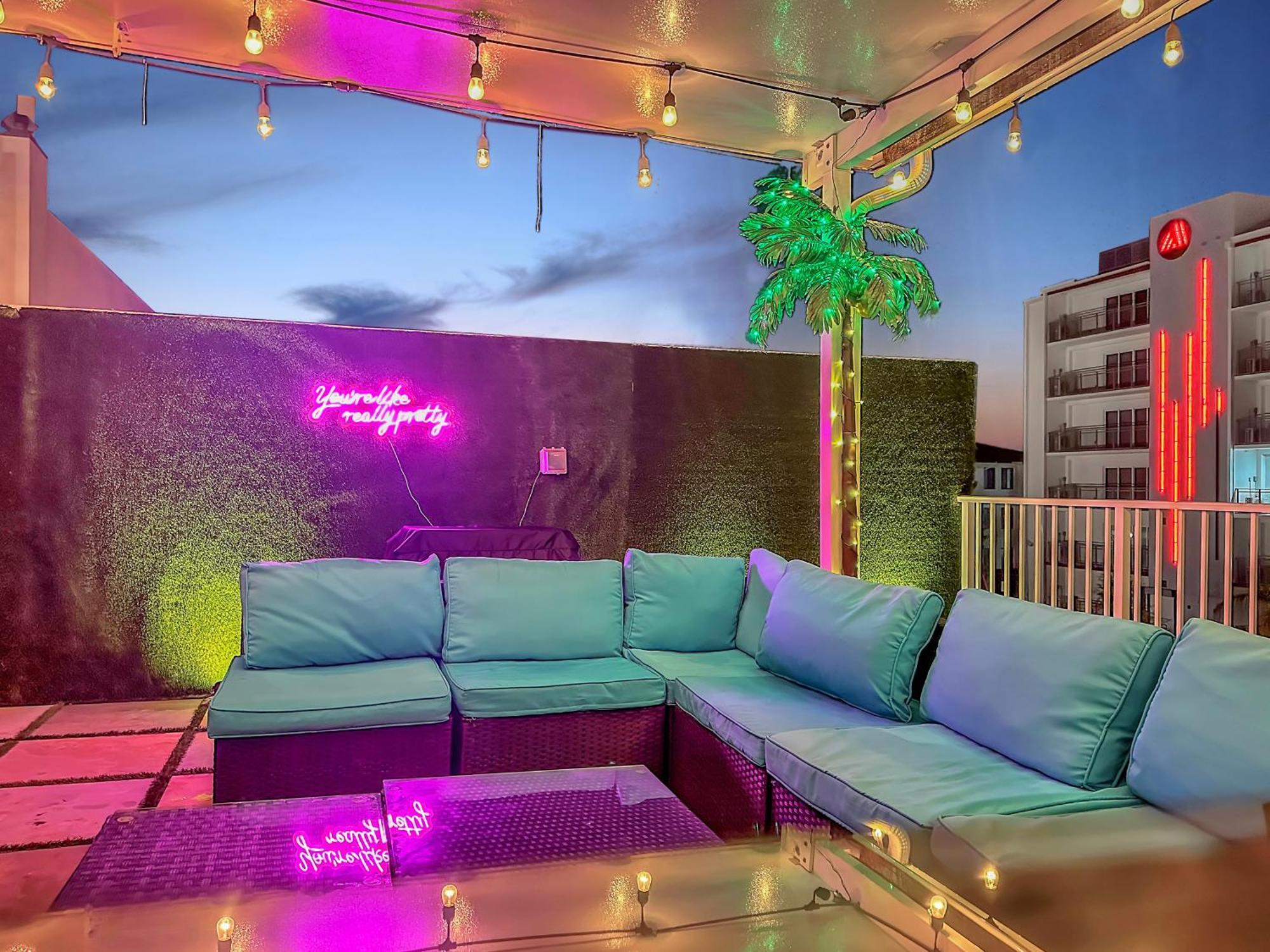 Vacay Spot Experience Luna Sky! 65" Tv Bar, Bbq, Shower Massage Jets, Music, Go To Fl Keys Homestead Bagian luar foto